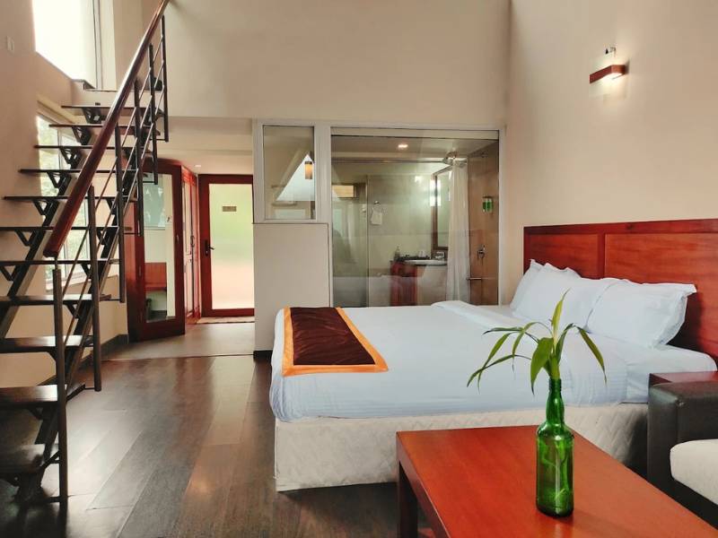 Explore Deluxe room best resort in Munnar